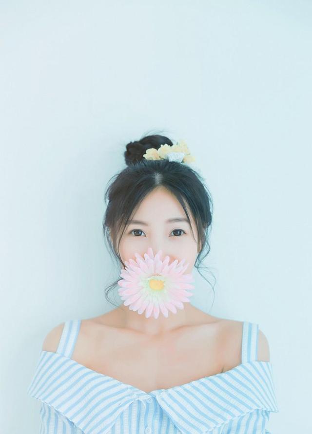 漂亮女生可爱薄荷般清凉妹子唯美照