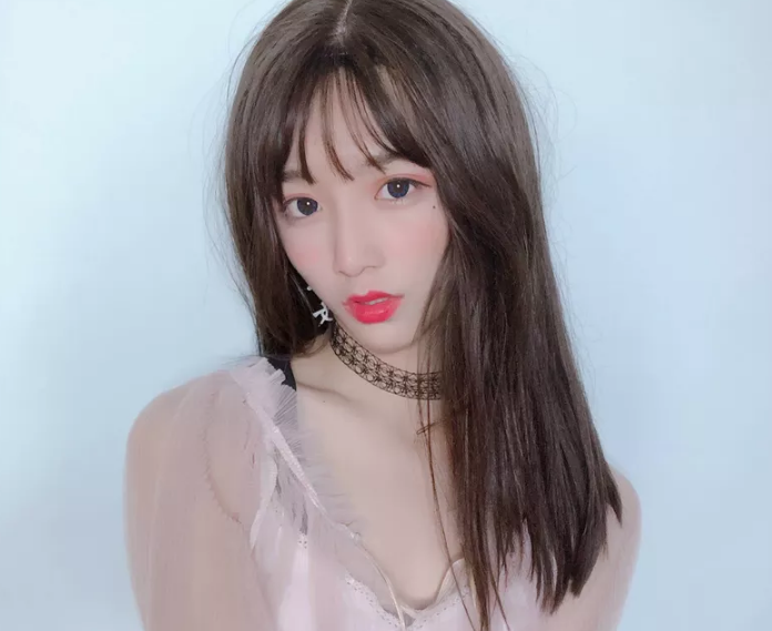 网红男扮女装受追捧,15岁就开始整容,为博眼球镜头前