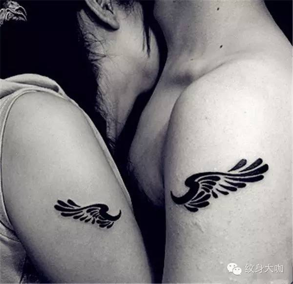 情侣纹身是文艺又有高逼格的秀恩爱方式,从此可以摆脱