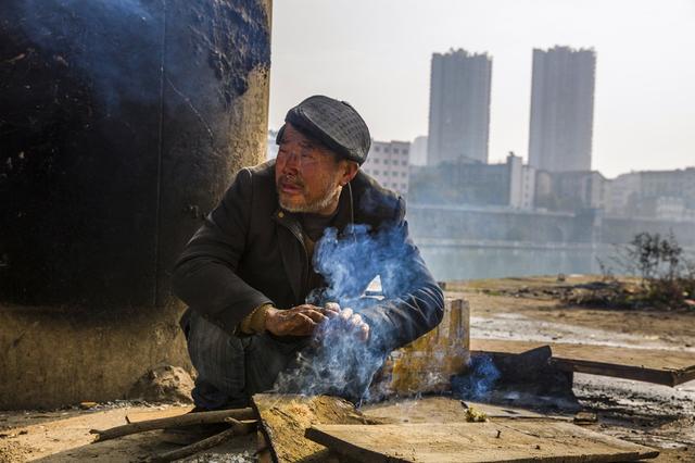 图虫纪实摄影:一桥下的流浪老人