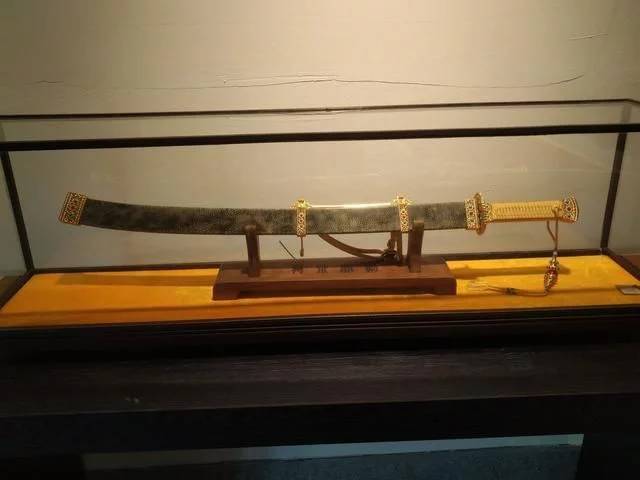 此刀为乾隆御用大阅刀是目前级别最高的皇帝佩刀