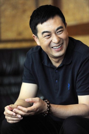 杜珺的名气当然没有张嘉译现任妻子王海燕那么高,但是她的颜值和气质
