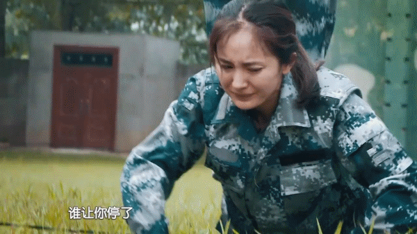当年的仙剑系列,胡歌可以称得上的娱乐圈的终极单身汉了,杨幂结婚了