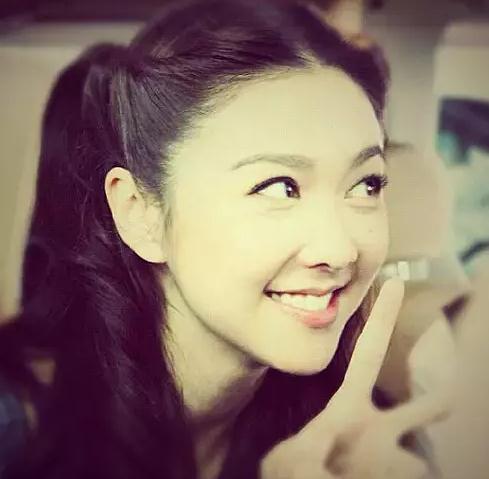 付辛博颖儿结婚,伴娘薛凯琪这个鞋子太抢镜了