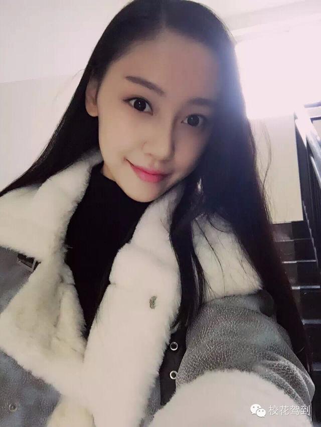 肤白貌美的兰州姑娘:四川传媒学院校花刘鸿燕