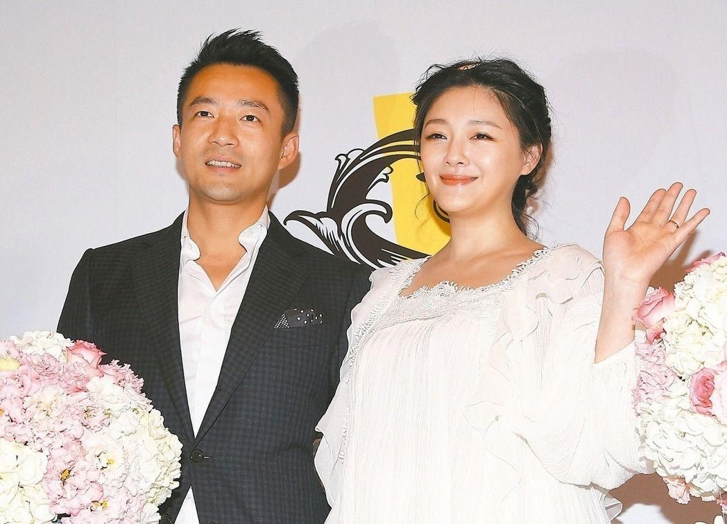 继"剥虾论"霸气护妻后,汪小菲再次帮忙大s"怼网友"