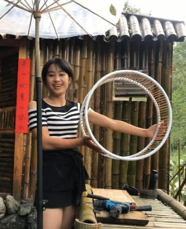 云南昭通26岁农村女孩,青山绿水间造家电,获赞真实版