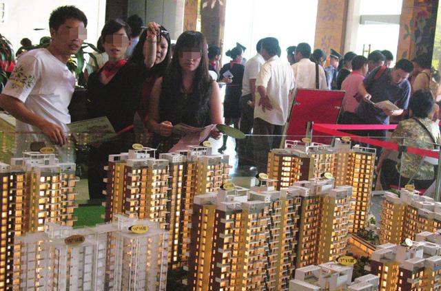 �Һ�������Ǯ׼�������򷿣�����˵��һ�仰���ⷿ��������