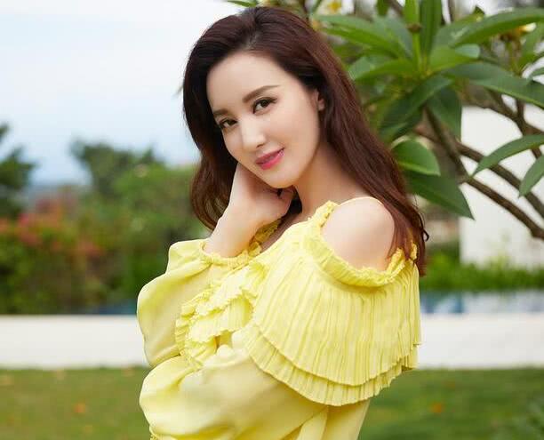 演员张萌谈转型为制片人的辛酸:从花钱大手大脚到偷卖母亲的包