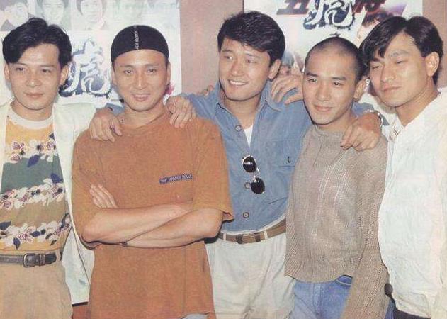 (无线五虎)出生在这样一个有演艺基础的家庭里,汤洛雯却不是在一开始