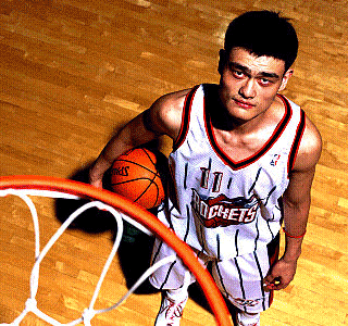 姚明在中国福布斯名人榜得第一,网友:成龙,李连杰 被超越了!