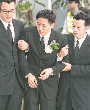 已经59岁的唐鹤德皮肤光滑一点不显老,网友:张