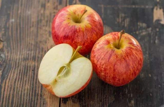 晚上吃苹果真的有毒吗?晚上能吃苹果吗?