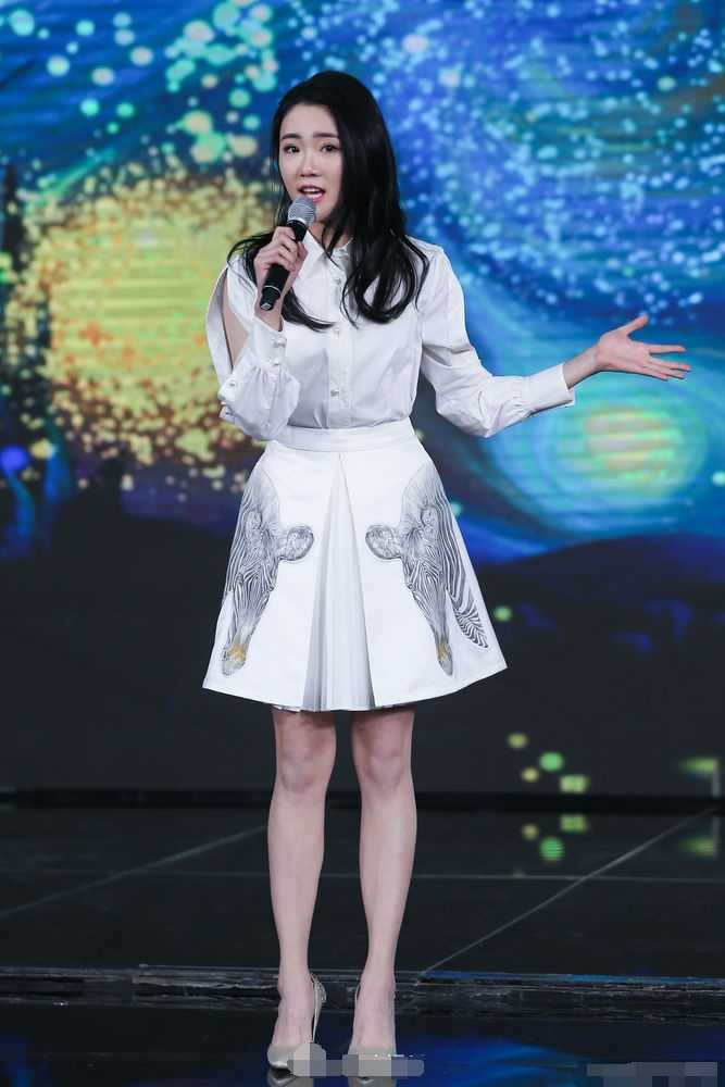 在中央电视台银河少年电视艺术团学习唱歌,张可盈还被导演李欣凌选中