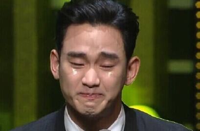 老婆得了癌症,我铁了心和她离婚,一个月后我跪