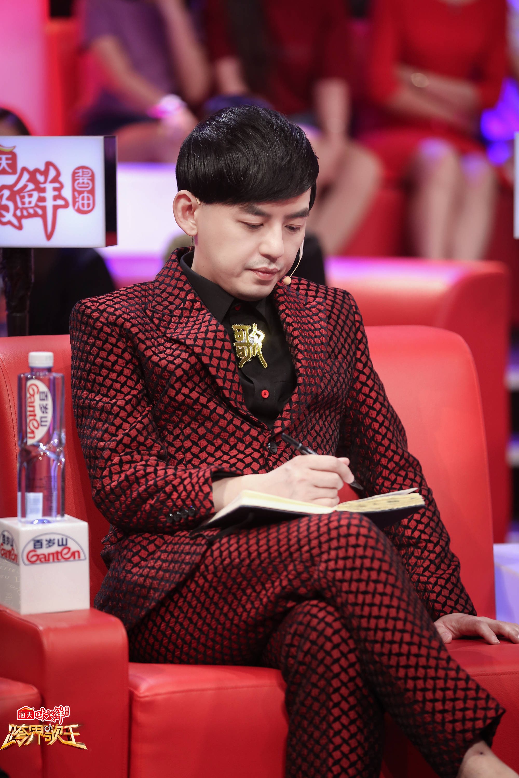 《跨界歌王》总决赛冠军诞生,王凯、吴秀波、