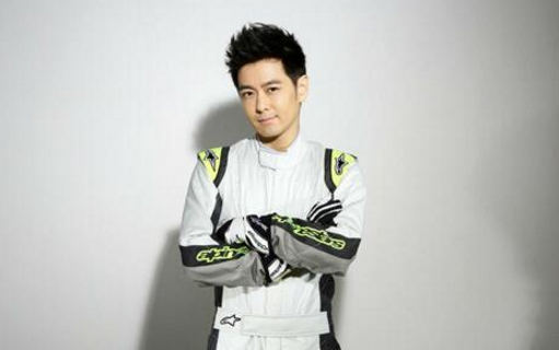 凭啥林志颖大哥卖肠粉就是没钱?张柏芝的妈还