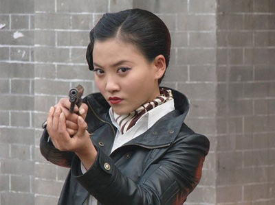 因穿着暴露被央视轰下舞台,周立波当场补刀,如今的她变成了这样!