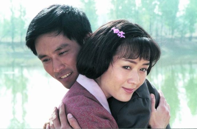 24岁一夜成名,嫁大10岁导演被骗财骗色,41岁二婚再成人生赢家