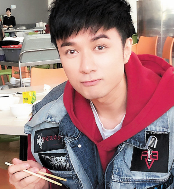 明星难当:古巨基为演唱会瘦身自曝一日三餐都