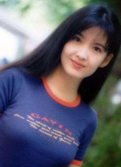 频繁活动实为演唱会造势!50岁周慧敏逆天容颜