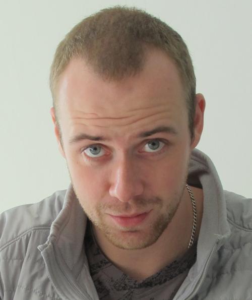 第三位:aron ralston2003年4月26号,在美国犹他州韦恩县,aron ralston