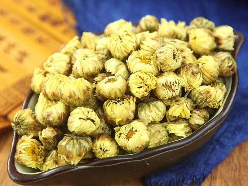 采菊东篱下,晾干成花茶,教你在家自己动手制作干菊花茶!