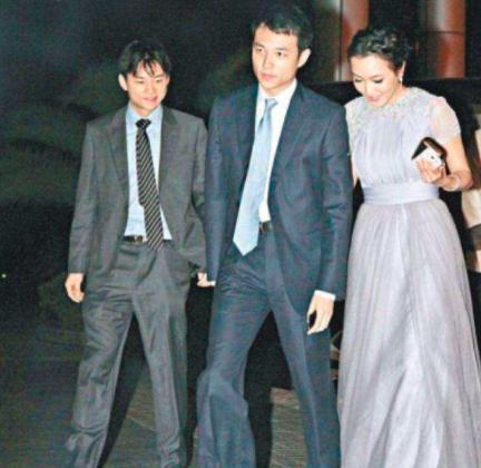 这一切也不过是霍启文的个人爱好而已.