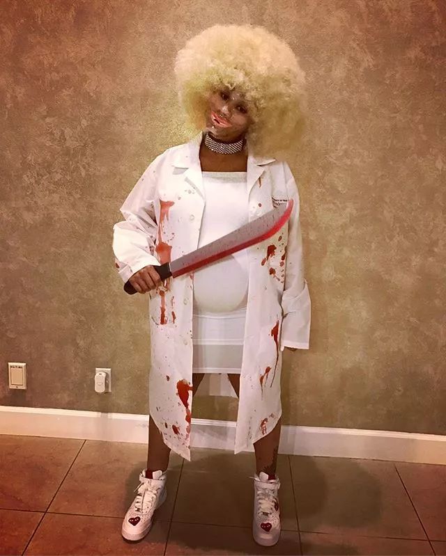 结果,一场因为抢男人还配文"当前"同样的镶钻手表她也在ins上示威的发