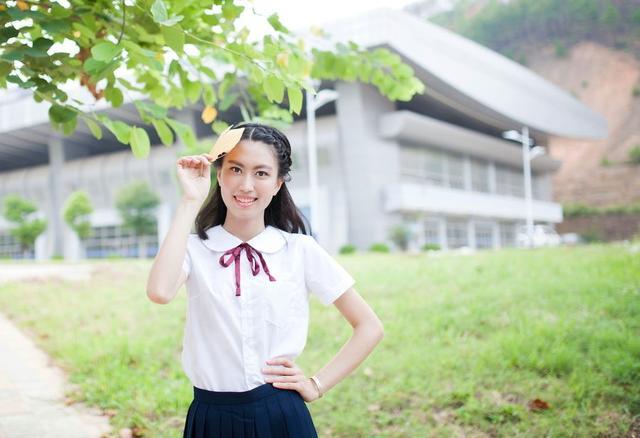 女孩倒追男孩无果,路遇拾荒阿婆后,女孩被男孩主动求婚