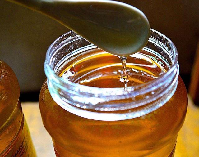 喝蜂蜜水美容养颜,可很多人喝蜂蜜的时间不对