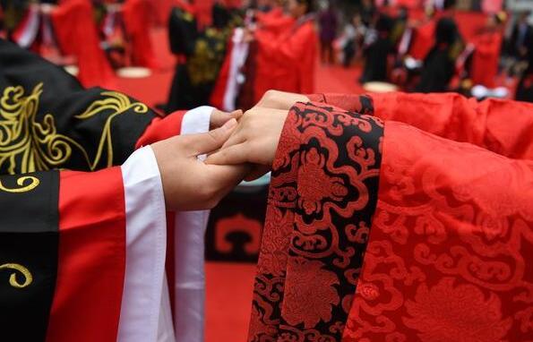 ���۳����ҵ������ĸ��ȴ���Ҹ��ߣ���֪���۵���˼�Һ����Ͻ�