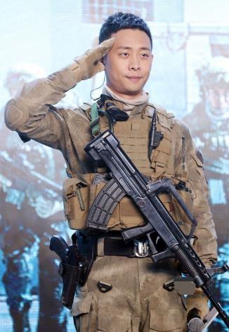 细数十位穿军装很帅的男星,钟汉良,陈伟霆上榜