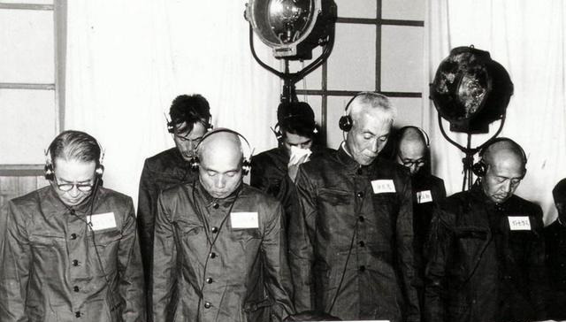 首页> 趣闻> 正文日本侵华士兵绘鸠毅,1913年出生于日本鸟取县.