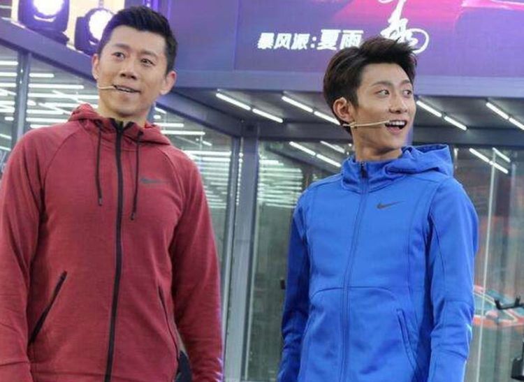 张一山从小出名,没想到长大后居然和影帝夏雨是越来越像了,而且演技