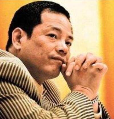 吴锡豪在60年代时期随难民潮涌入香港,当时也是穷的叮当响,什么也没有