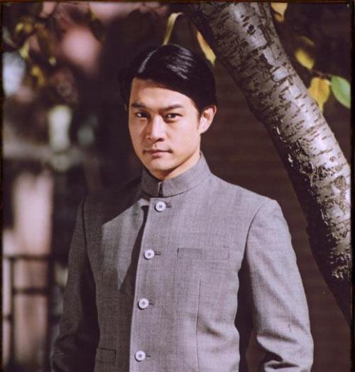 《京华烟云》:他年近50一副好牌打烂,她豪门梦碎