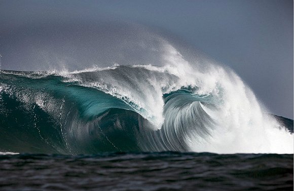 【摄影师冒险拍摄】世界上最危险的冲浪点