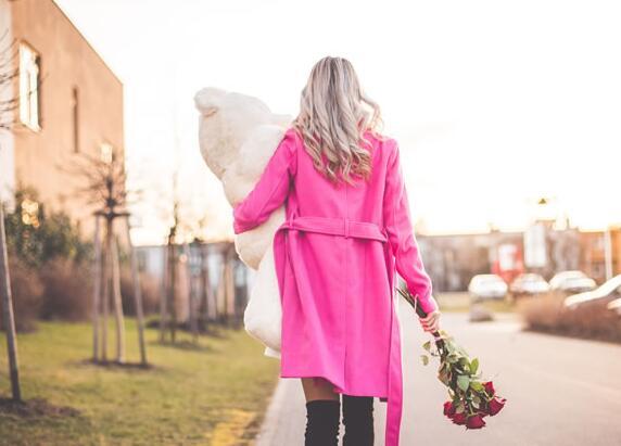 ���۳����ҵ������ĸ��ȴ���Ҹ��ߣ���֪���۵���˼�Һ����Ͻ�