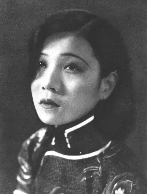 富商的牺牲品1933年4月,张达民返回上海,得知阮玲玉和唐季珊情意正浓