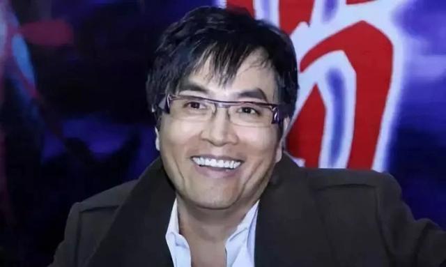 昔日亚视一哥罕见出席活动 现年57岁明显发福